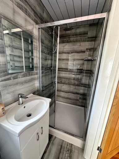 Bathroom 5, Room with Private Shower Facility, London