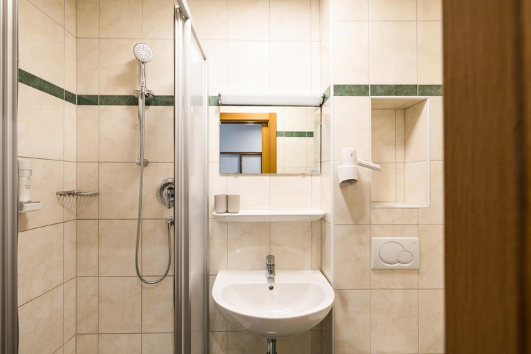 Bathroom 3, Apartments - Pension Florian, Sankt Johann im Pongau