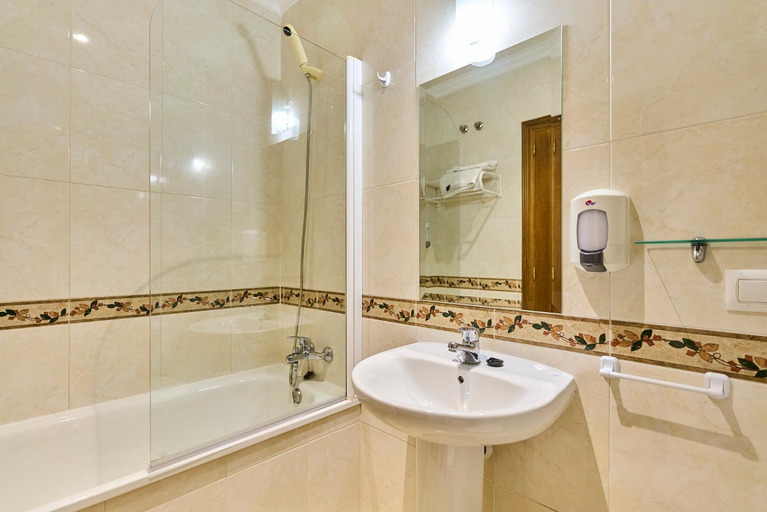 Bathroom 4, Hotel Villamayor by gaiarooms, Salamanca