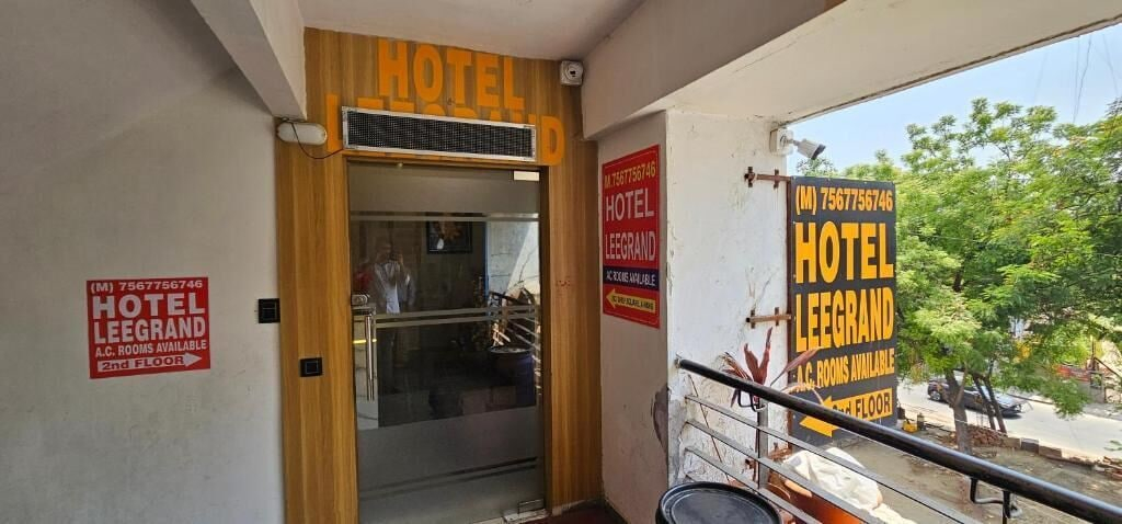 Exterior detail, Hotel Lee Grand, Ahmadabad