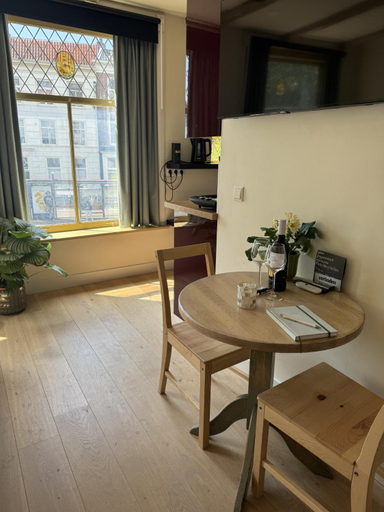Facilities 3, The Hazel House, Haarlem