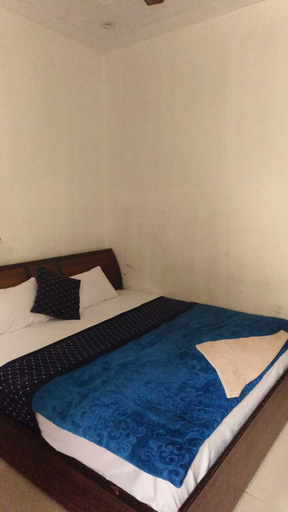 Room 4, Hotel The Divine Punjabi Tadka, Panchkula