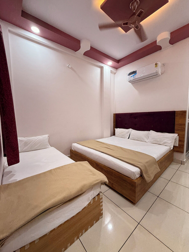 Room 2, Hotel Koti Tirth, Ujjain