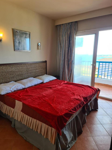 Bedroom, PORTO MARINA PRIME LOCATION APARTMENTs - بورتو مارينا شقق غرفه غرفتين وتلات غرف, Al-Hammam
