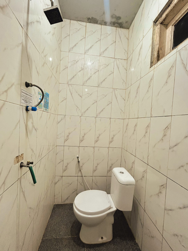 Bathroom 3, Lidah Buaya Homestay 3 Syariah, Wonosobo