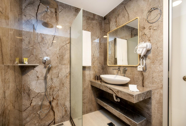 Bathroom 2, Vlashi Apartments, East Macedonia and Thrace