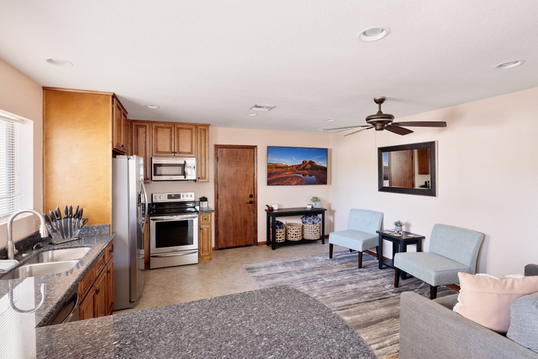 Interior 2, Luxe-paradise Palace-pool-spa-guest House & More!, Maricopa