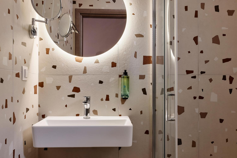 Bathroom 4, Glavas Inn Hotel, Central Macedonia