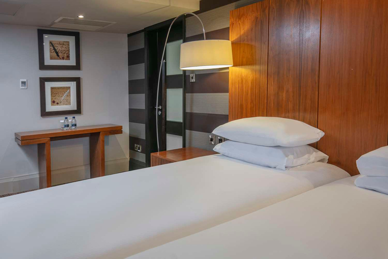 Bedroom 2, DoubleTree by Hilton Stratford upon Avon, Warwickshire