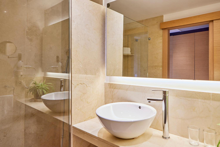 Bathroom, Zafiro Tropic, Baleares