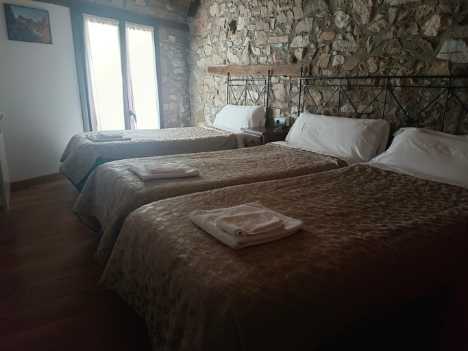 Bedroom 3, casa rural San Vicente Borrenes, León