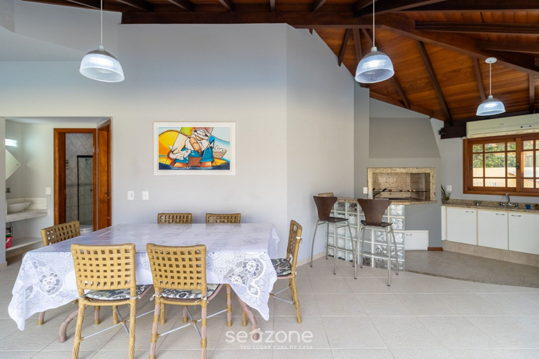 Dining 4, Duplex House w/ Pool, 850m From the Beach Rdt0124, Florianopolis