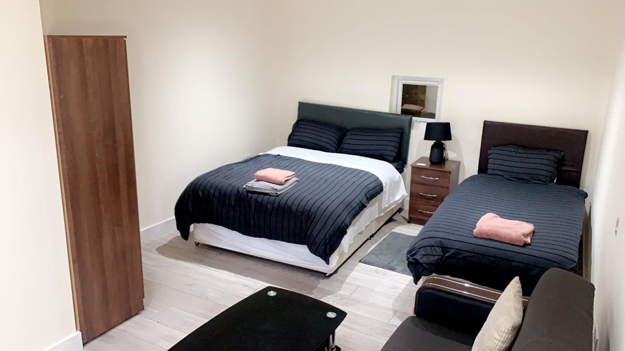 Others 4, Mon Repos Private Rooms Heathrow Airport, London
