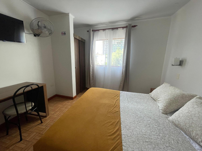 4, Hotel Caiti, Iquique