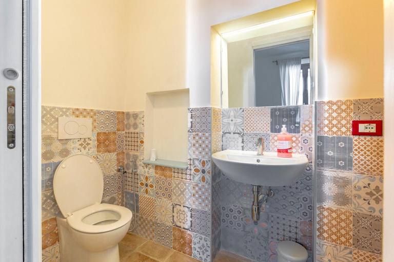 Others 3, Luigino B&B, Pisa