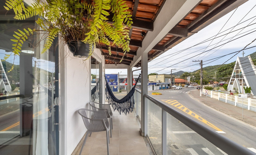 Property grounds, Apt w/ Balcony, 3 Bedrooms Close to Beach Rsu3842, Penha