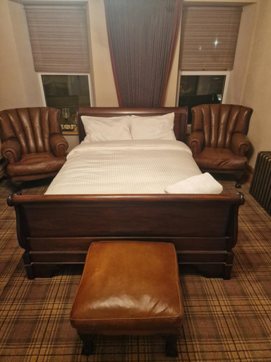 Others 3, Mardan House B&B