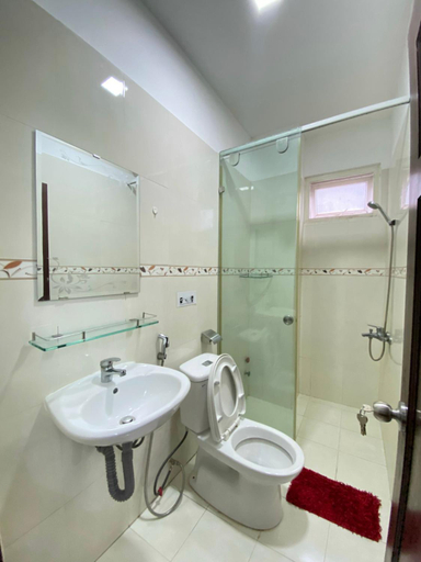 Bathroom 2, Sunny Tranquil Oasis, Bình Thạnh
