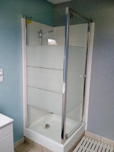 Bathroom, Les Hortensias, Ille-et-Vilaine