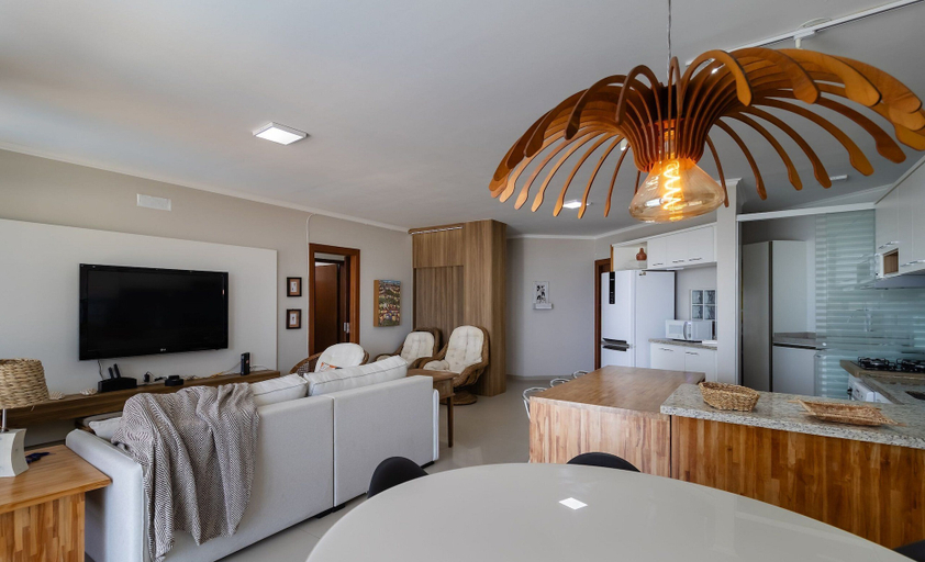 Living area 4, Beautiful Seaside Apartment With Barbecue Rig0102, Florianopolis