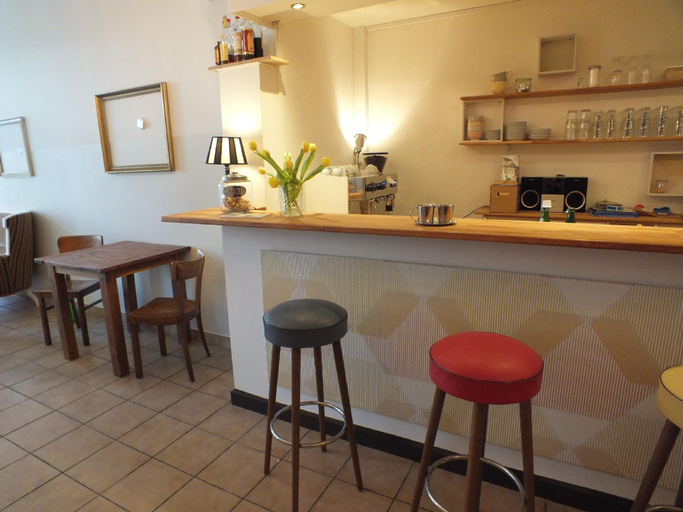 Others 3, Hostel 45, Bonn