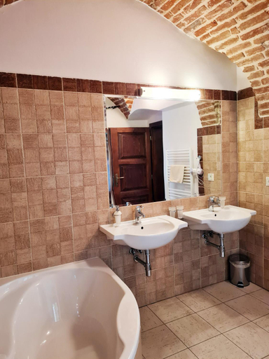 Bathroom 4, Penzion pod klastorom, Pezinok