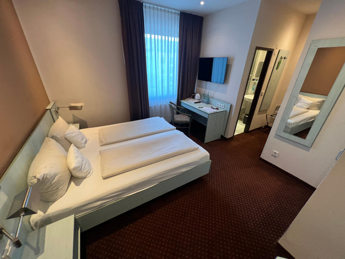 Bedroom 2, Hotel Attaché an der Messe, Frankfurt am Main