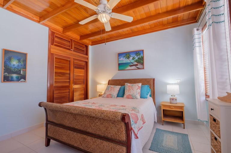 Bedroom 2, Coral Bay Villas - Lionfish Suite