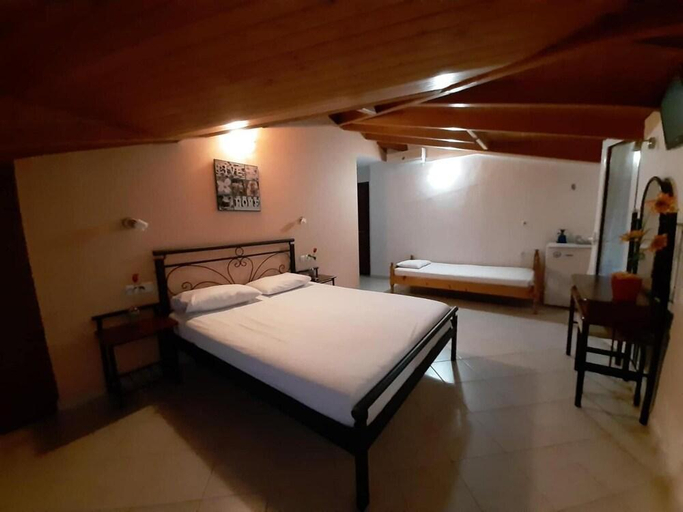 Bedroom 2, Zoe's Studios, Epirus