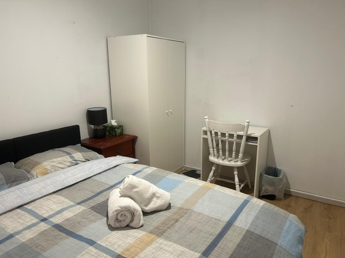 Bedroom 3, double room share bathroom and kitchen, Perth