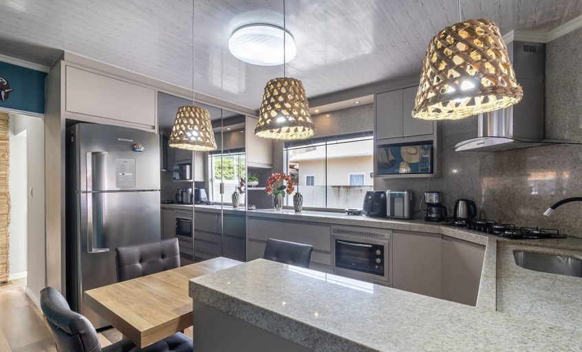 Private kitchen 2, Apt w/ Balcony, 3 Bedrooms Close to Beach Rsu3842, Penha