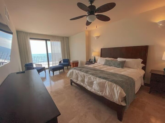 Room 3, 3 Bedroom Condo in Croc's Casino Resort, Garabito