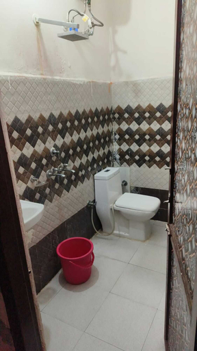 Bathroom 2, Hotel The Divine Punjabi Tadka, Panchkula