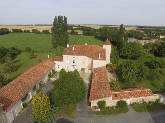 Others 3, Chateau d'Annezay, Charente-Maritime