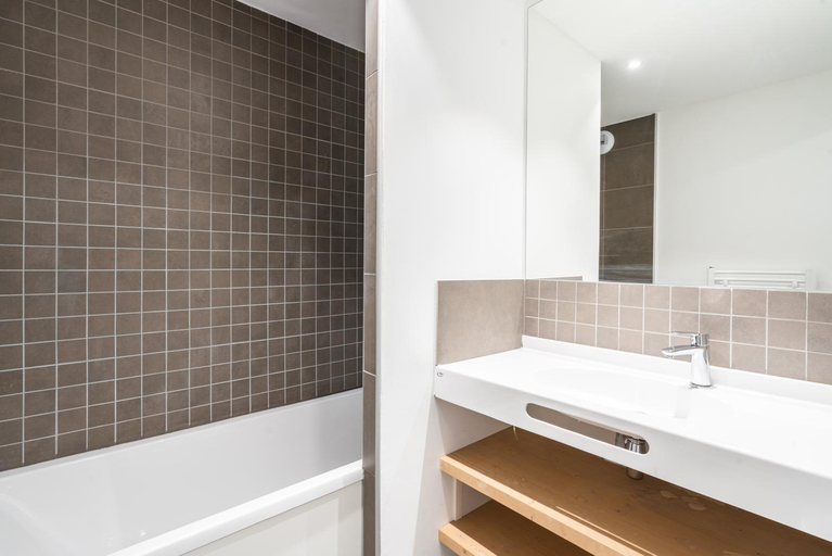 Bathroom 2, Residence Vacanceole - Les Ecrins d'Auris, Isère