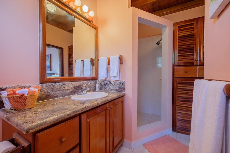 Bathroom 4, Coral Bay Villas - Lionfish Suite