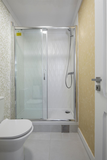 Bathroom 2, FeelingLisbon Coliving, Lisbon