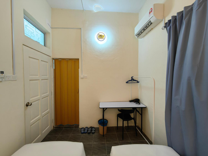 Bedroom 4, WW Hostel 22A Private Shower, Pulau Penang