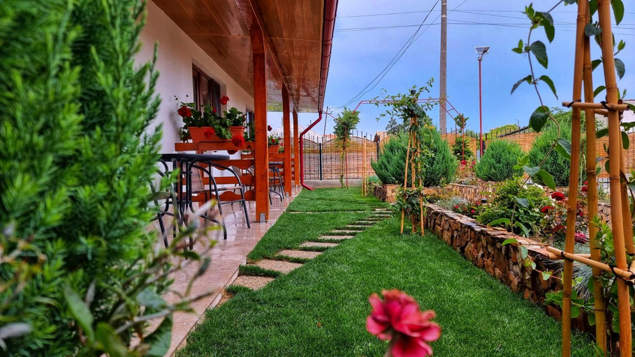 Others 4, Pensiunea Casa Harly, Mahmudia