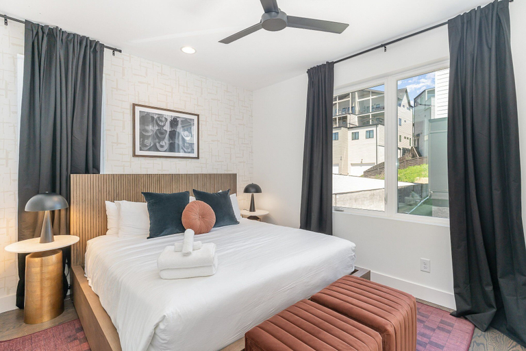 Interior 4, Nimbus-rooftop Deck-hot Tub-mins to Broadway, Davidson