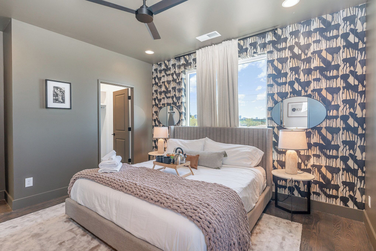 Interior 2, Nimbus-rooftop Deck-hot Tub-mins to Broadway, Davidson