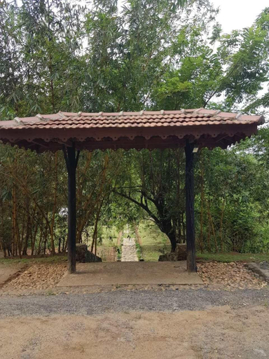 Others 3, Kandy Okaya, Udapalatha