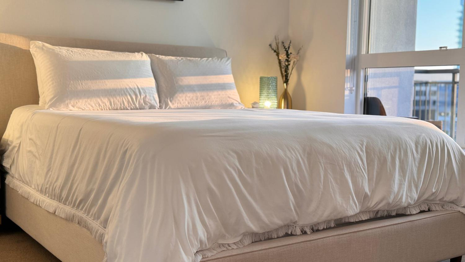 Bedroom, Wallace Luxurious, Los Angeles