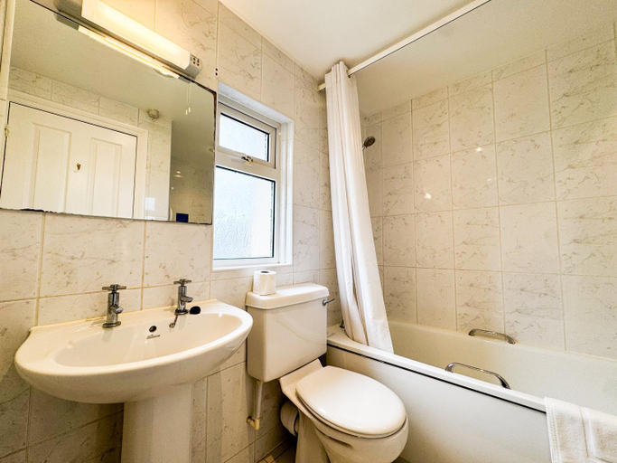 Bathroom 5, The Hermitage Hotel - OCEANA COLLECTION, Bournemouth