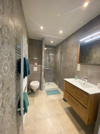 Bathroom 2, Chez Isabelle, Moselle