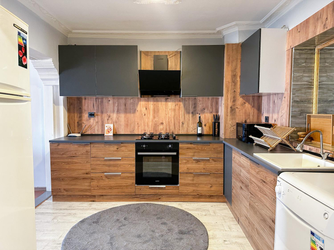 Others 5, The Next Suites, Konak