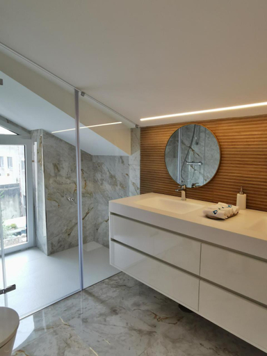 Bathroom 2, Cidade Alojamento, Póvoa de Varzim