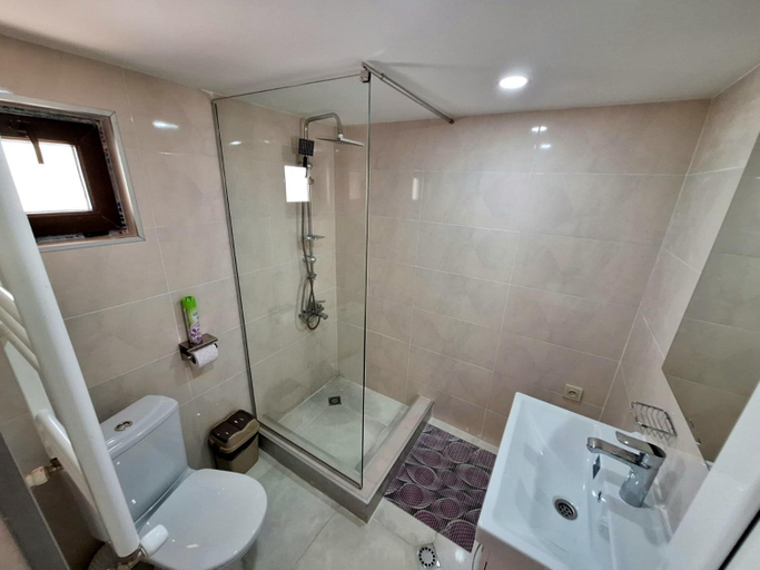 Bathroom 5, Alongside Park Borjomi, Borjomi