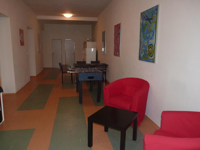 Others 5, Hostel Bernarda Bolzana, Tábor