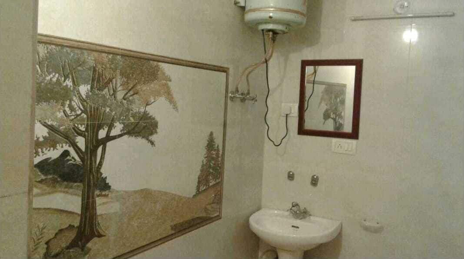 Bathroom 2, Amrit resort, Alwar